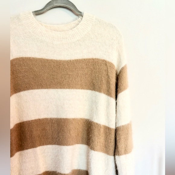 Universal Thread Women's Tan and Cream Striped Sweater - Picture 4 of 5